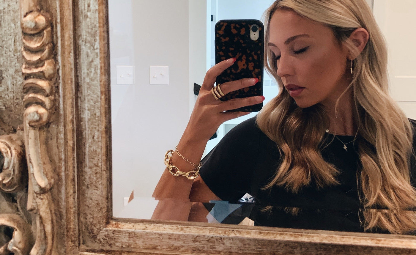 mirror selfie/photo with jewelry